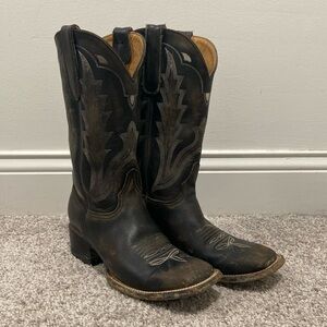 Women’s black Distressed Idyllwild Cowgirl Boots